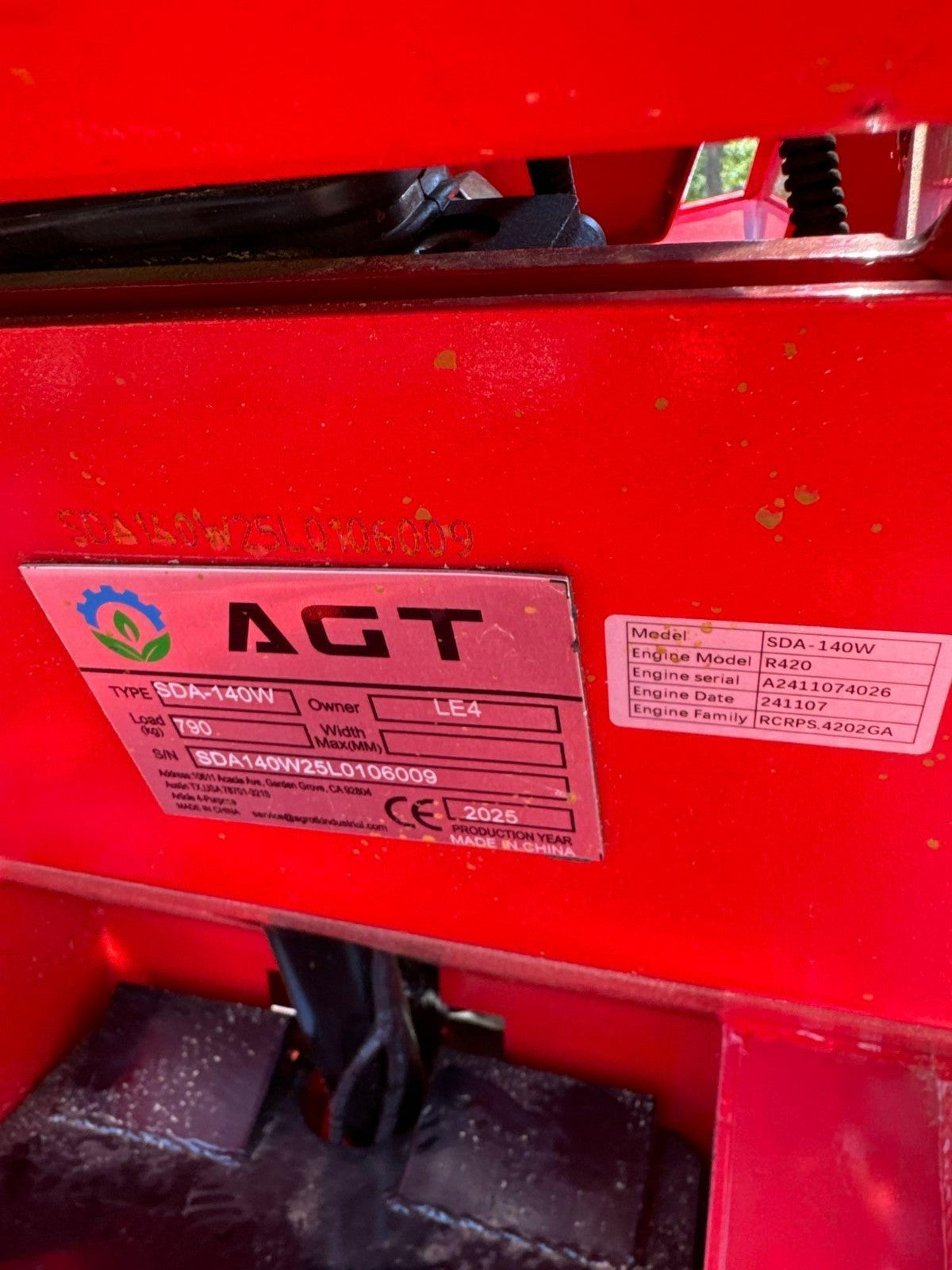 UNUSED AGT SDA-140W COMPACT TRACK WHEEL LOADER, GAS, 790KGS, BUCKET APPROX 45 IN