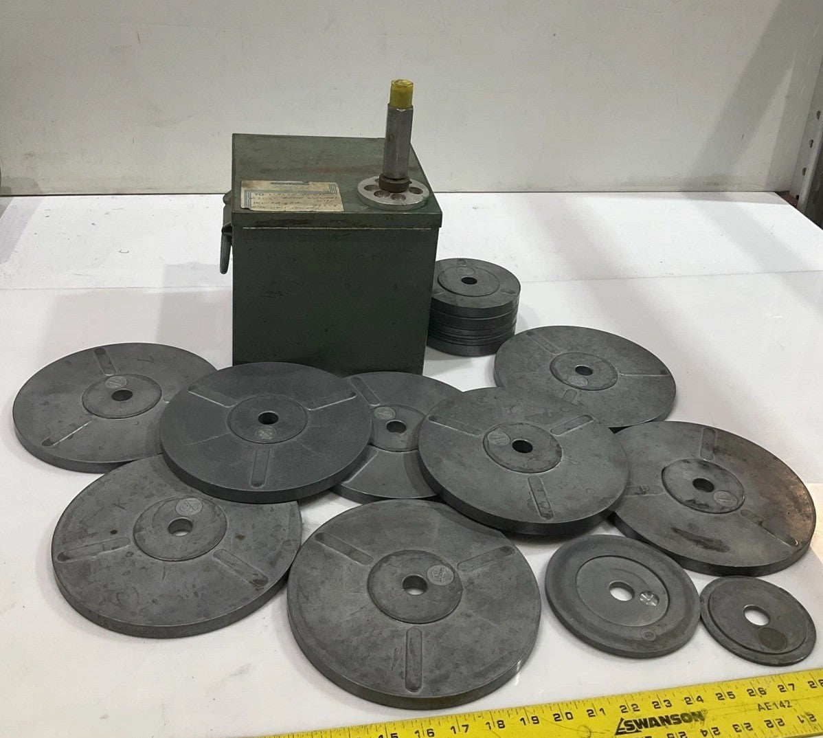 COMCO  1305  L-5P.S.I   ASHCROFT  PORTABLE  DEAD  WEIGHT TESTER Y2M