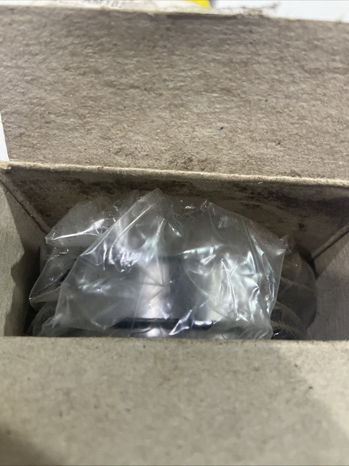 JOHN DEERE  AM102888  SINGLE  ROW CYLINDRICAL  BALL  BEARING  LOT OF 5  Y2M
