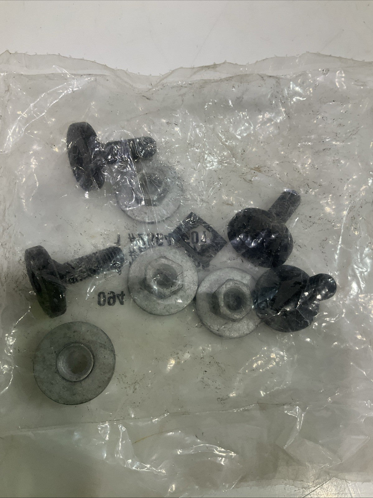 GM GENERAL  MOTOR 88979795  DOOR HINGES  REPLACEMENT FRONT DRIVER  LEFT SIDE Y2M