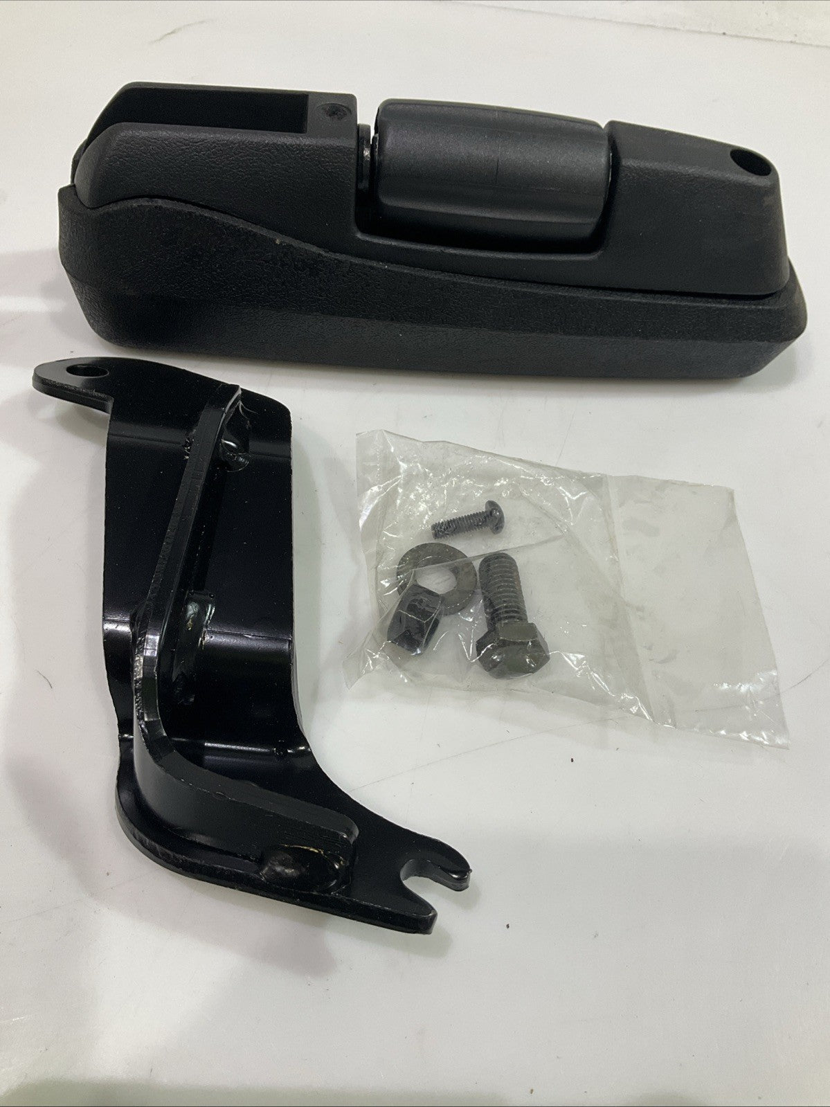 CAT- CATERPILLAR  292-1302  ARMRESTS ASSEMBLY RH  Y2M