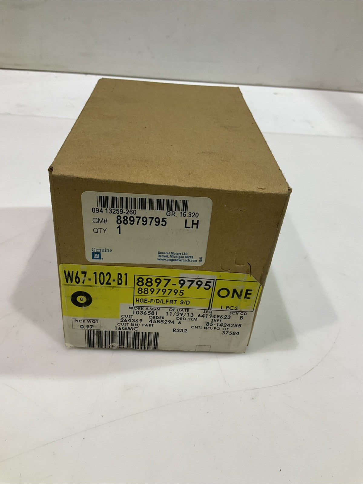 GM GENERAL  MOTOR 88979795  DOOR HINGES  REPLACEMENT FRONT DRIVER  LEFT SIDE Y2M