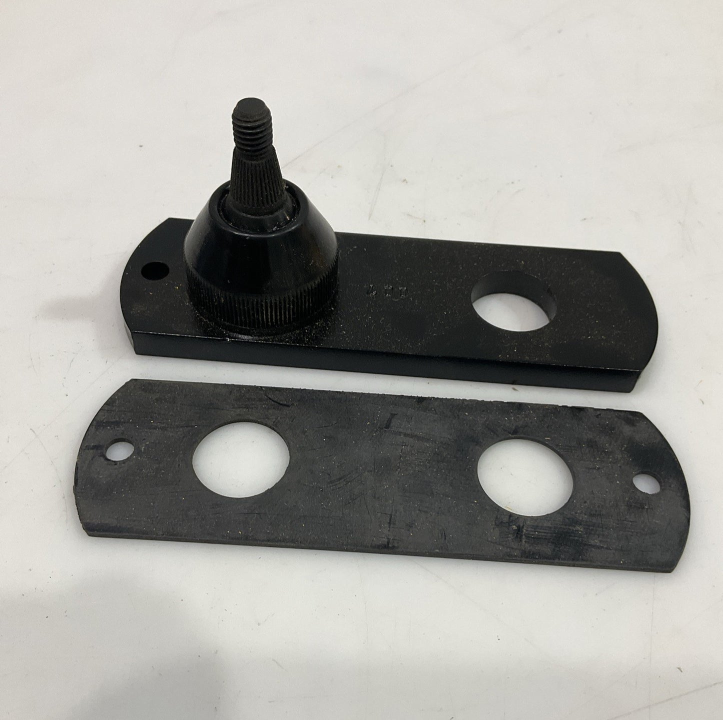 CAT - CATERPILLAR  101-0742  WINDSHIELD  WIPER PIVOT  Y2M
