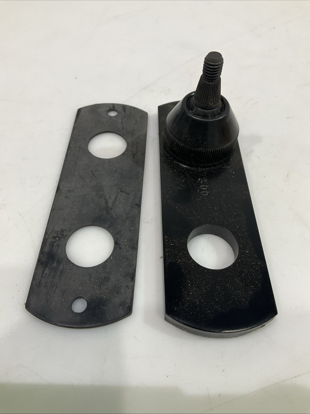 CAT - CATERPILLAR  101-0742  WINDSHIELD  WIPER PIVOT  Y2M