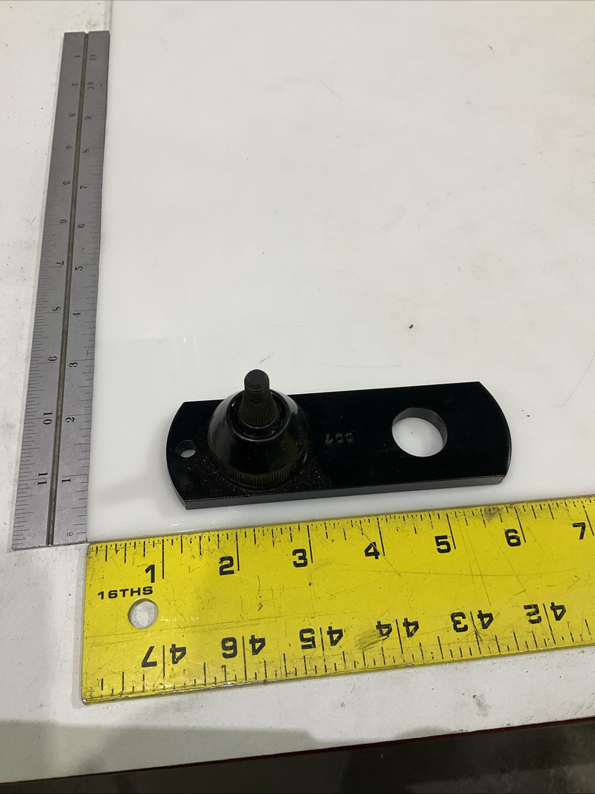 CAT - CATERPILLAR  101-0742  WINDSHIELD  WIPER PIVOT  Y2M