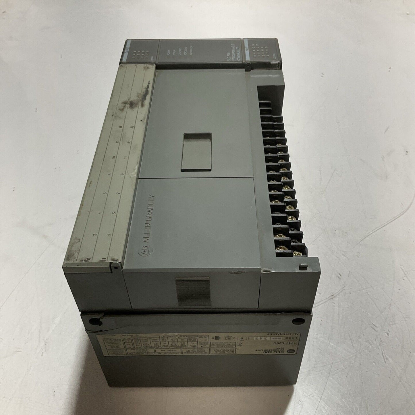 A-B  ALLEN-BRADLEY 1747-L30C SLC500  PROGRAMMABLE CONTROLLER U3S