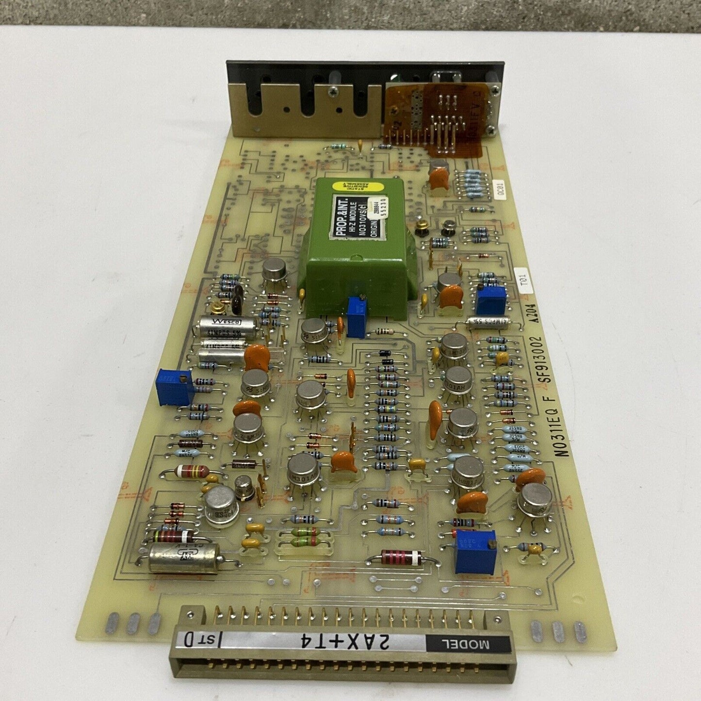 FOXBORO 2AX+T4 CONTROLL PLUG IN 555
