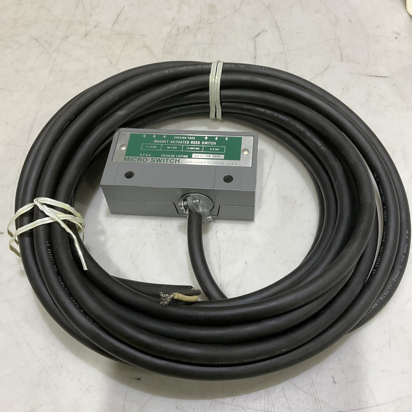 HONEYWELL MICROSWITCH 20FR2-25B 8635 MAGNET ACTUATED REED SWITCH 373