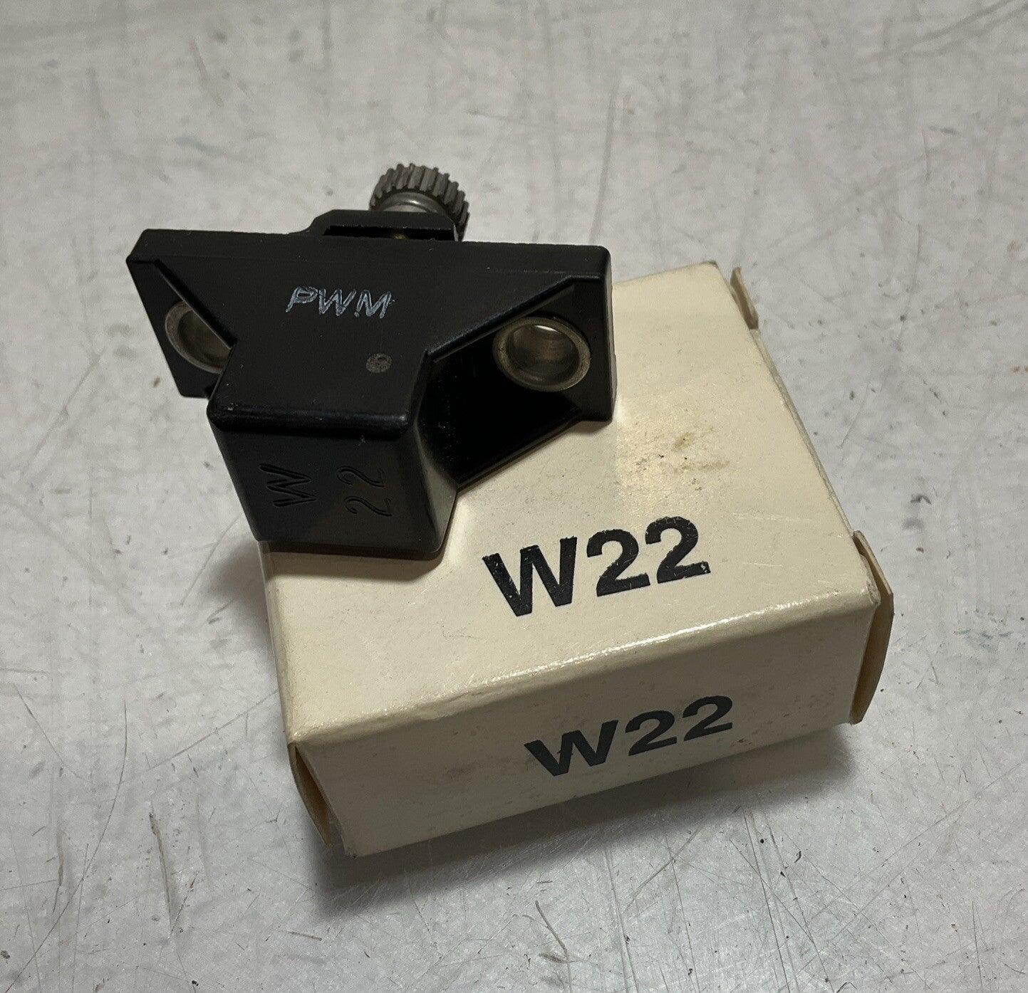 ALLEN-BRADLEY  W22  THERMAL OVERLOAD HEATER ELEMENT DD  LOT OF 4 U3S