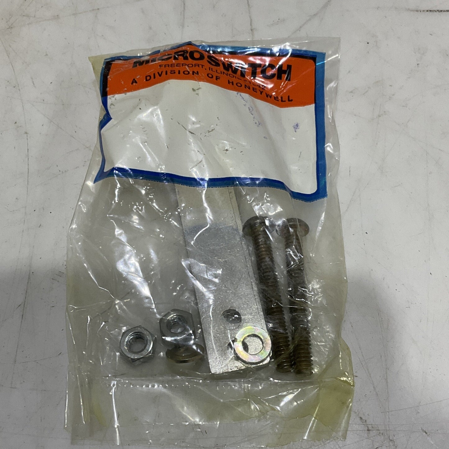 HONEYWELL MICROSWITCH 20FR2-25B 8635 MAGNET ACTUATED REED SWITCH 373