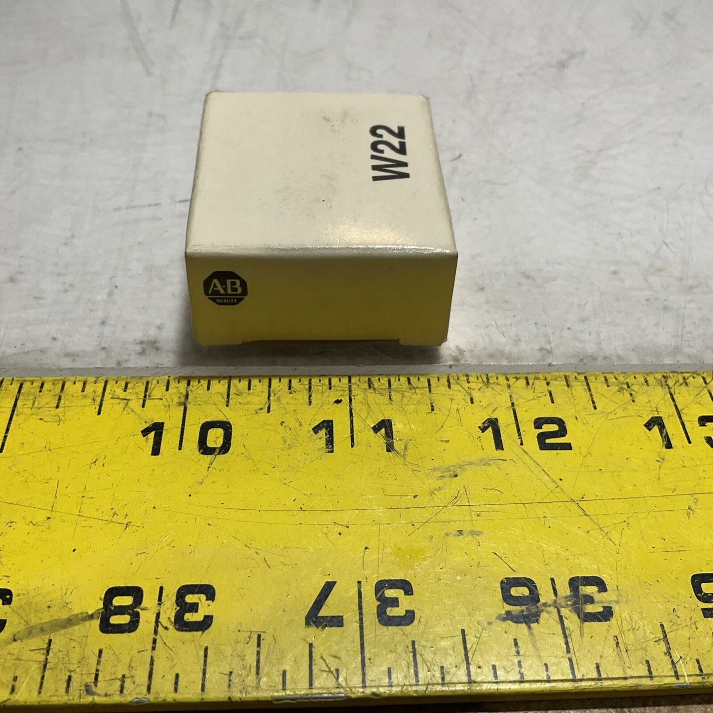 ALLEN-BRADLEY  W22  THERMAL OVERLOAD HEATER ELEMENT DD  LOT OF 4 U3S