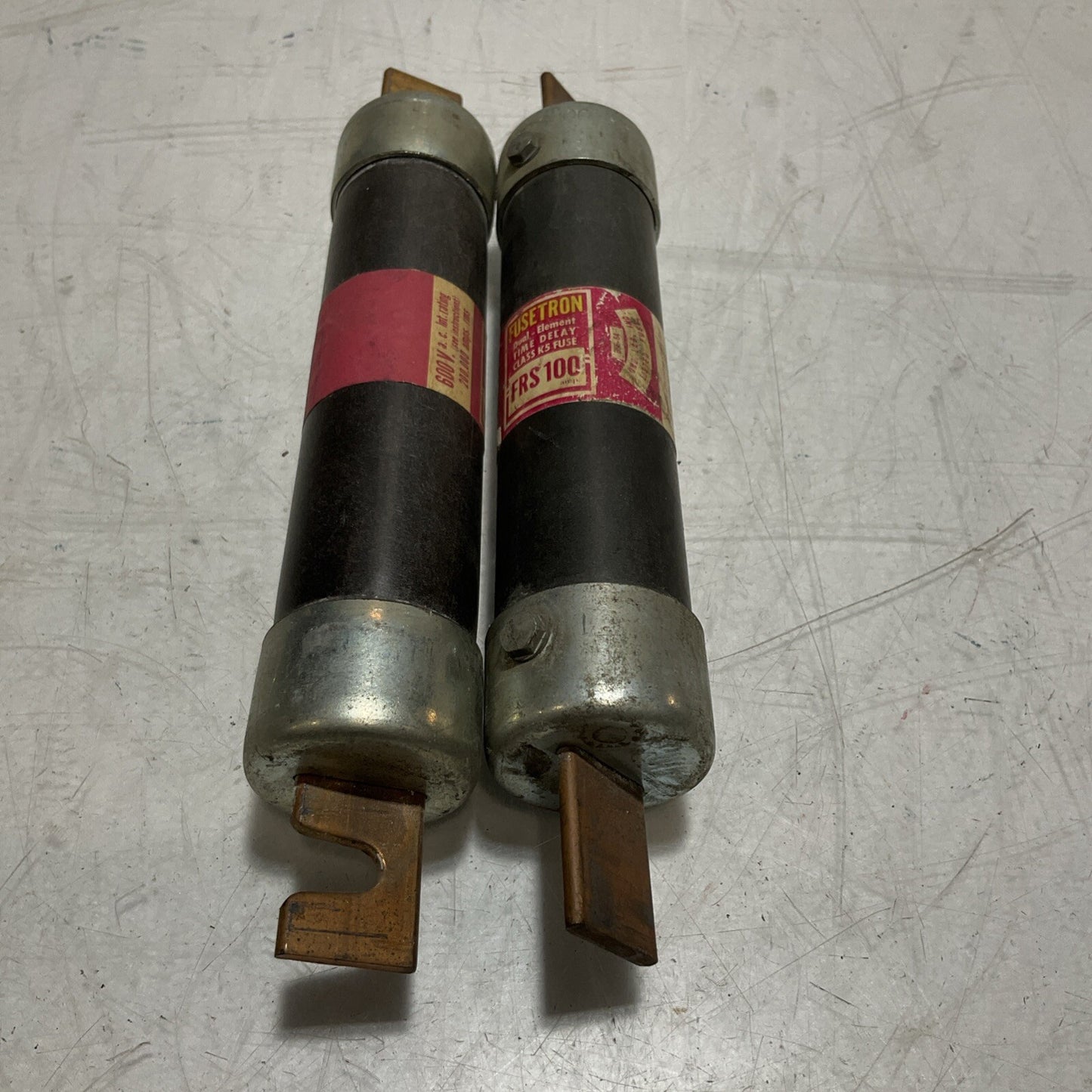 FUSETRON FRS-100 FRS-R-100 DUAL  ELEMENT  TIME DELAY 600V CLASS K5 FUSE QTY 2