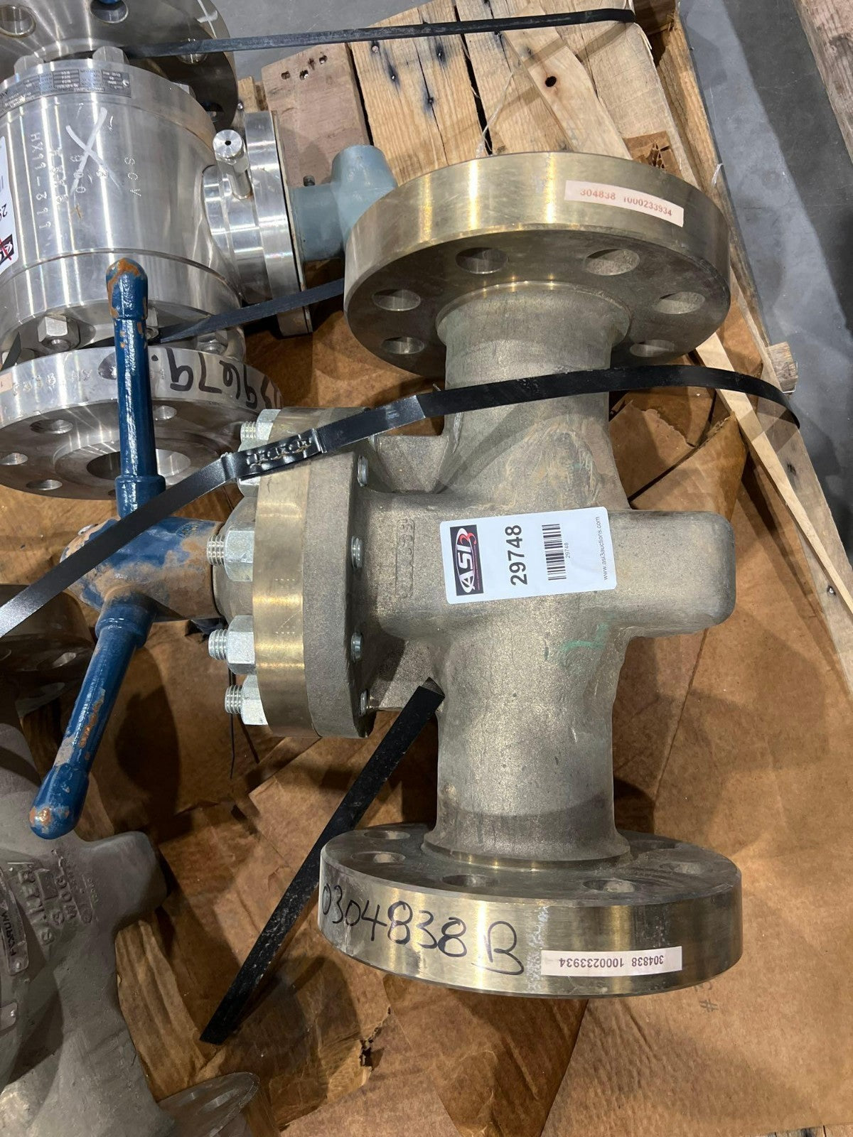 BAKER GROUP / FORUM GATE VALVE MODEL 937338HJ4 1500 LBS 3IN V2M
