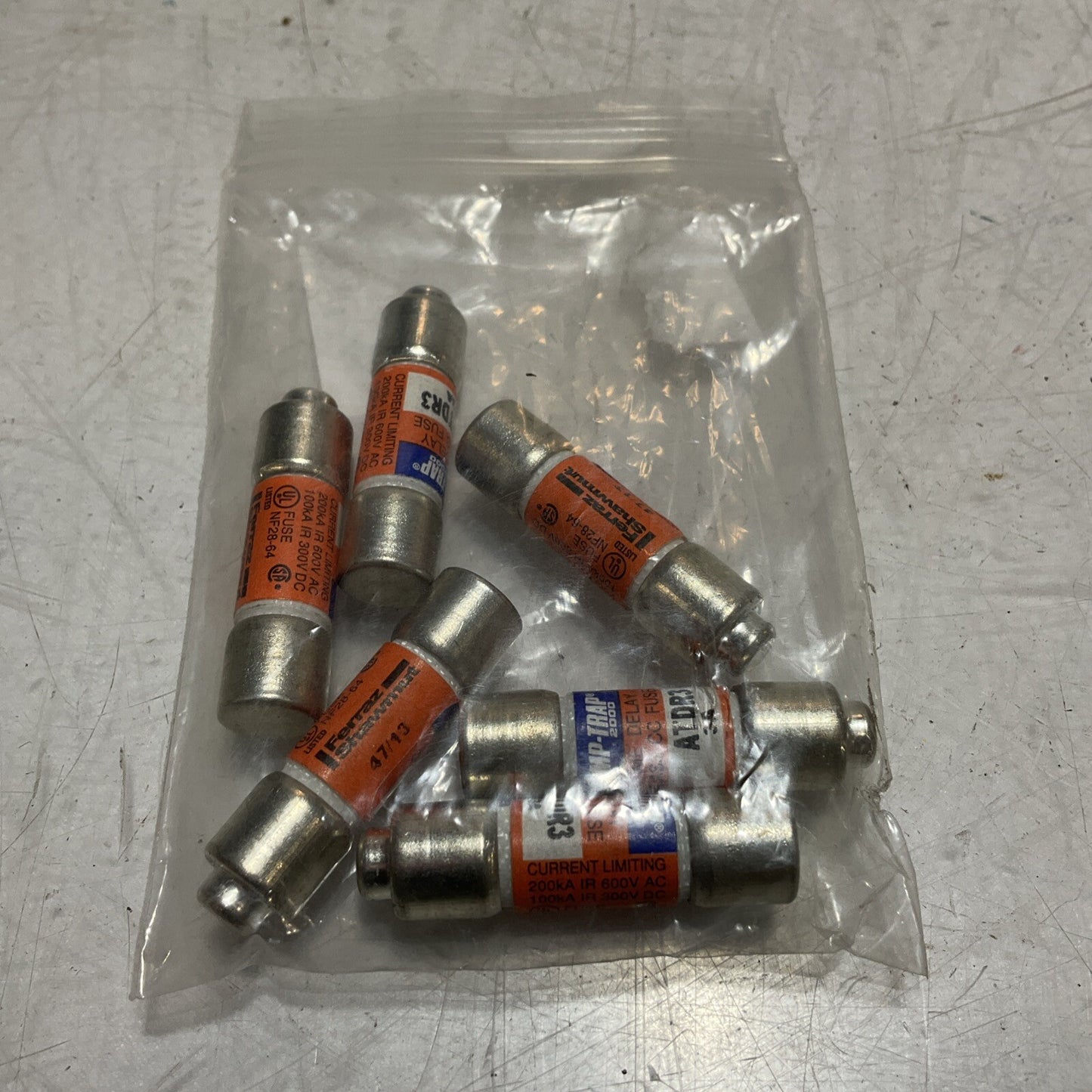 FERRAZ-SHAWMUT  ATDR3  AMP-TRAP TIME DELAY LOT OF 6 U3S