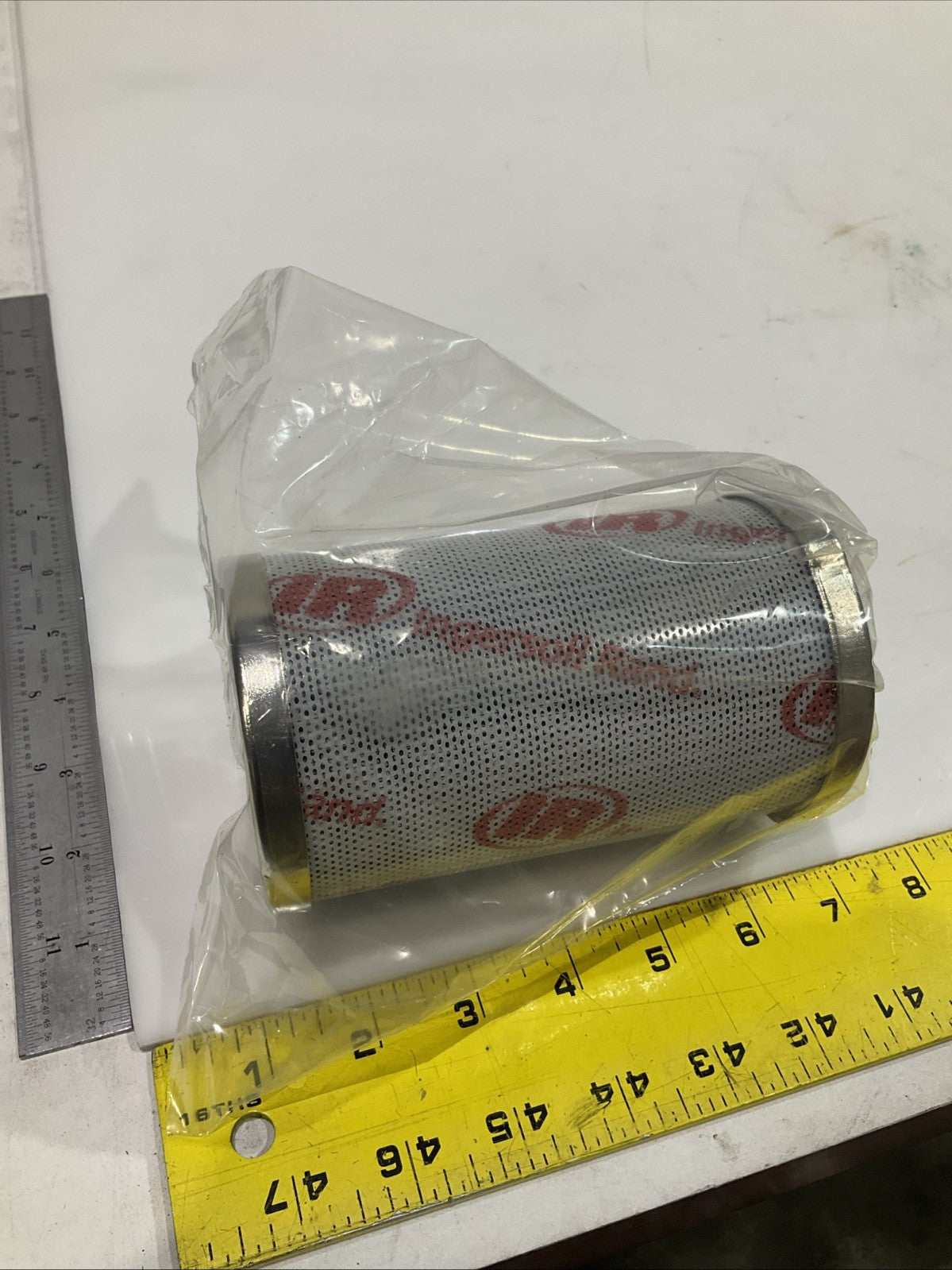 IR-INGERSOLL RAND  AAP1401435-01233  ELEMENT OIL FILTER  Y2M