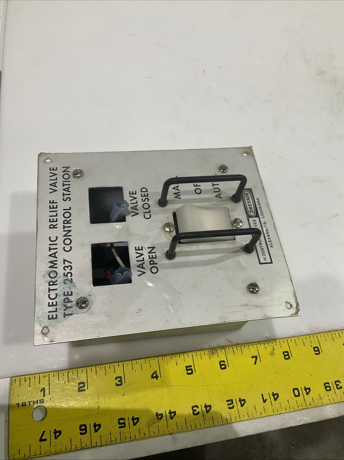 DRESSER  2537  ELECTROMATIC  RELIEF VALVE  CONTROL STATION  T2M