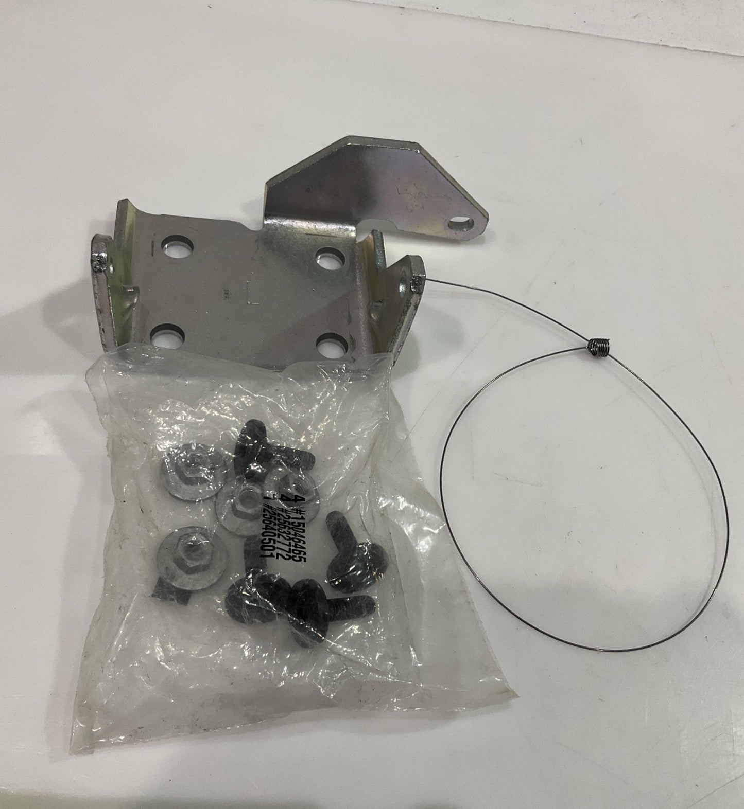 GM GENUINE  1247-5677  FRONT  DOOR  HINGE LOWER  DRIVE REPLACEMENT Y2M