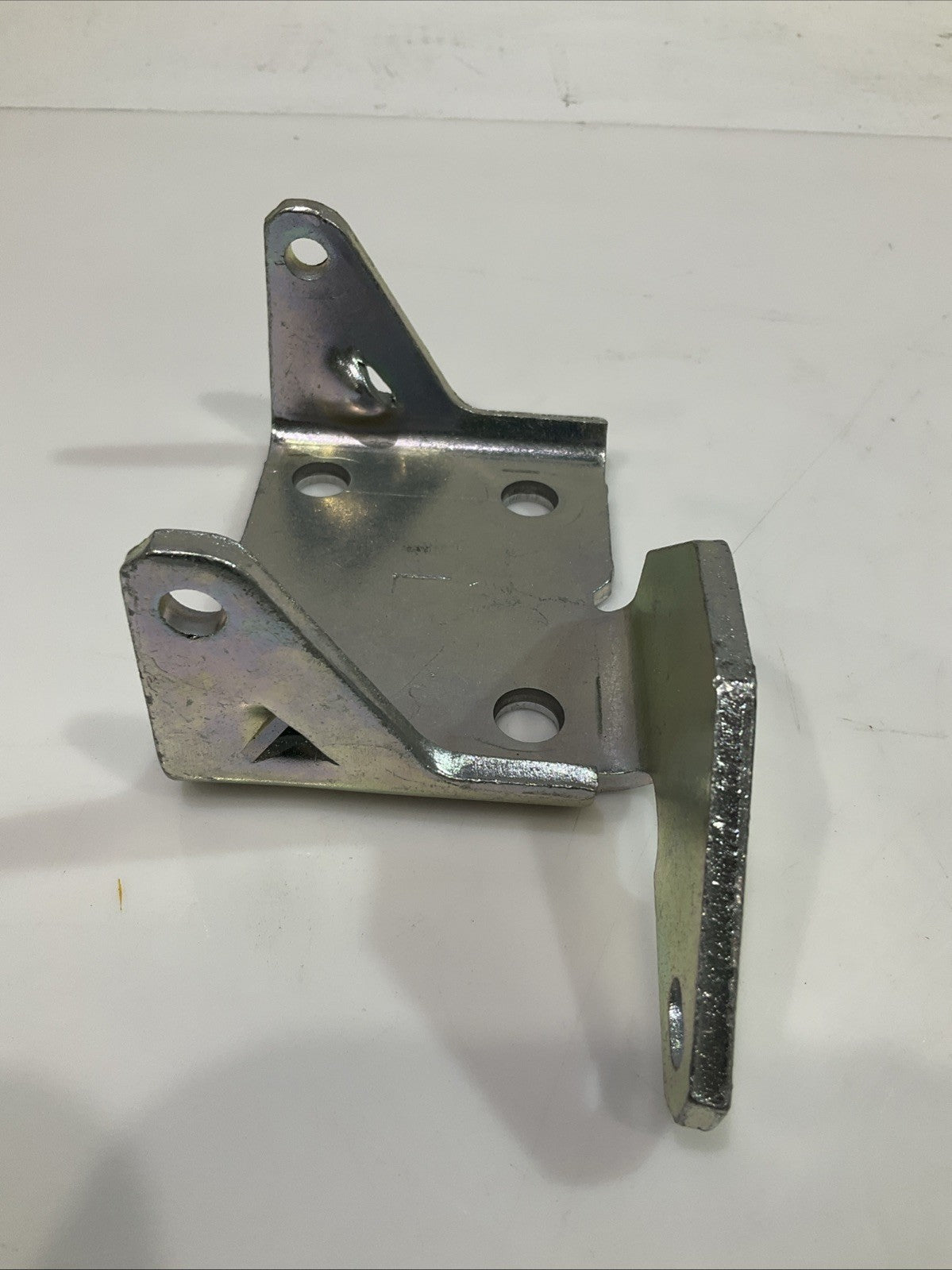 GM GENUINE  1247-5677  FRONT  DOOR  HINGE LOWER  DRIVE REPLACEMENT Y2M