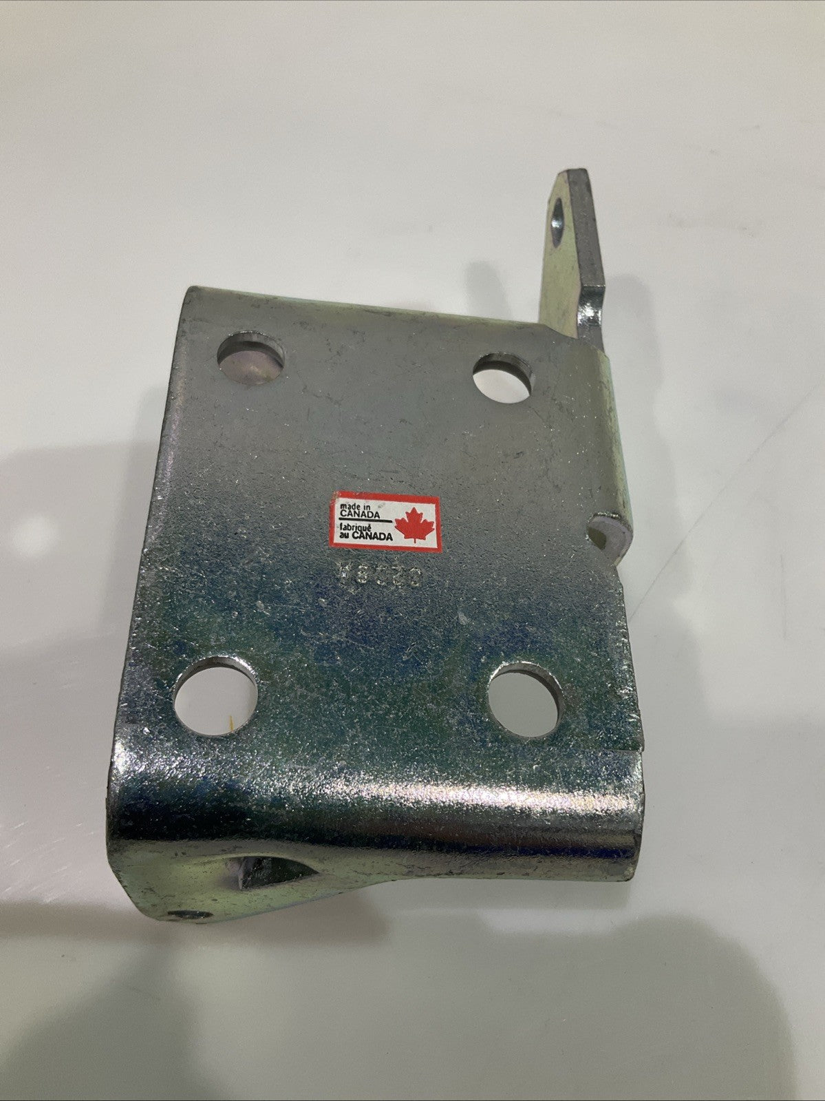 GM GENUINE  1247-5677  FRONT  DOOR  HINGE LOWER  DRIVE REPLACEMENT Y2M