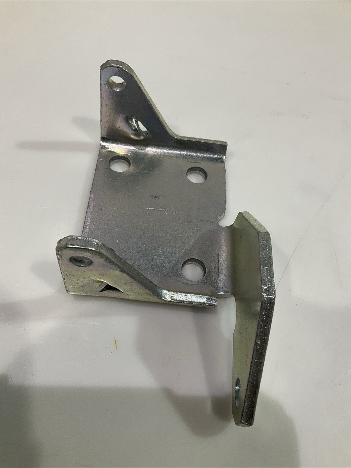 GM GENUINE  1247-5677  FRONT  DOOR  HINGE LOWER  DRIVE REPLACEMENT Y2M