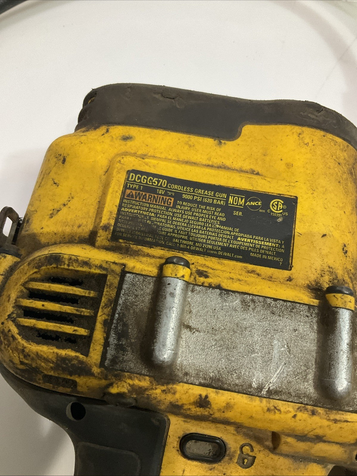 DEWALT  DCGG570   XAMH  18V CORDLESS GREASE GUN KIT  Y2M