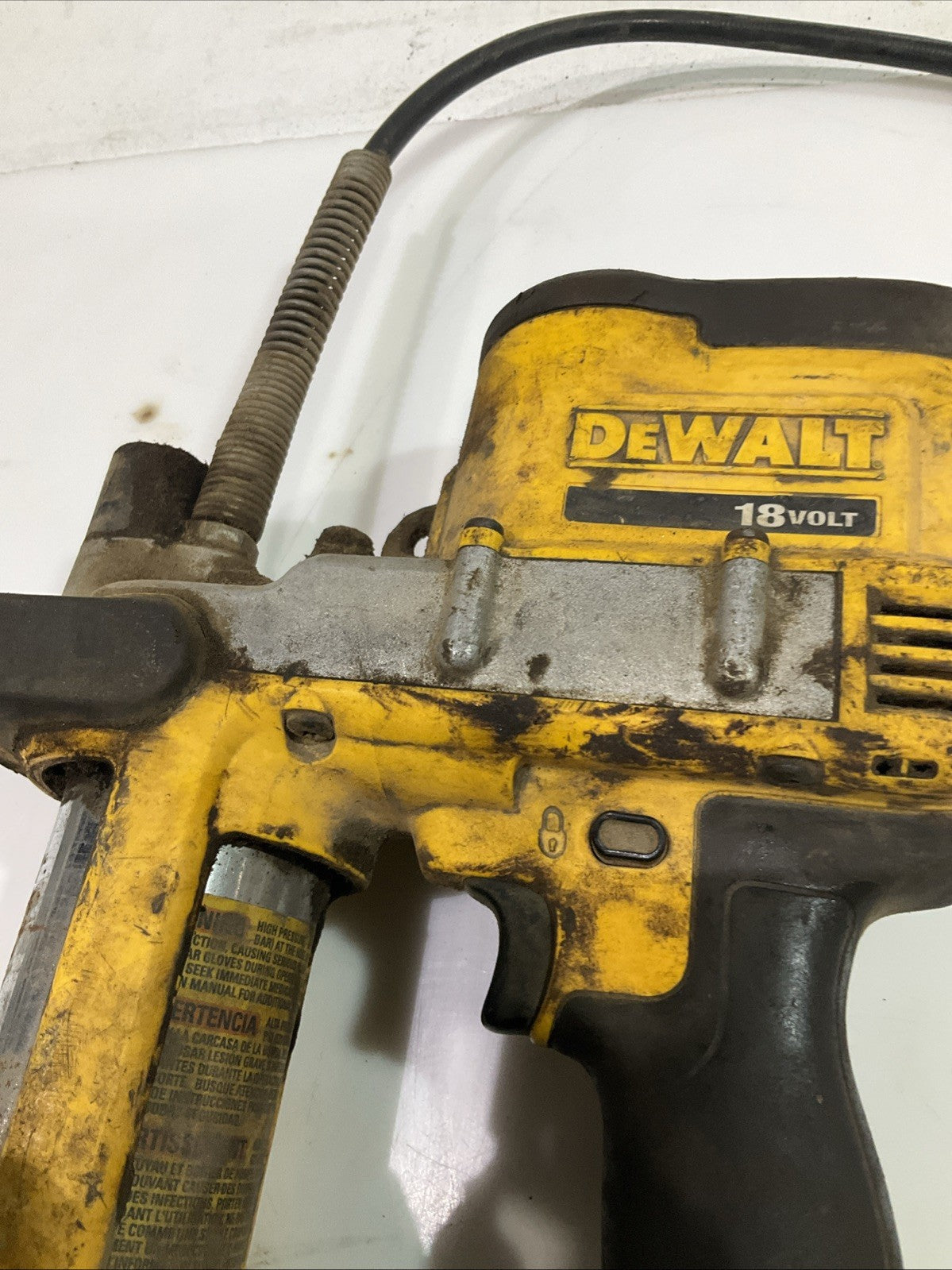 DEWALT  DCGG570   XAMH  18V CORDLESS GREASE GUN KIT  Y2M