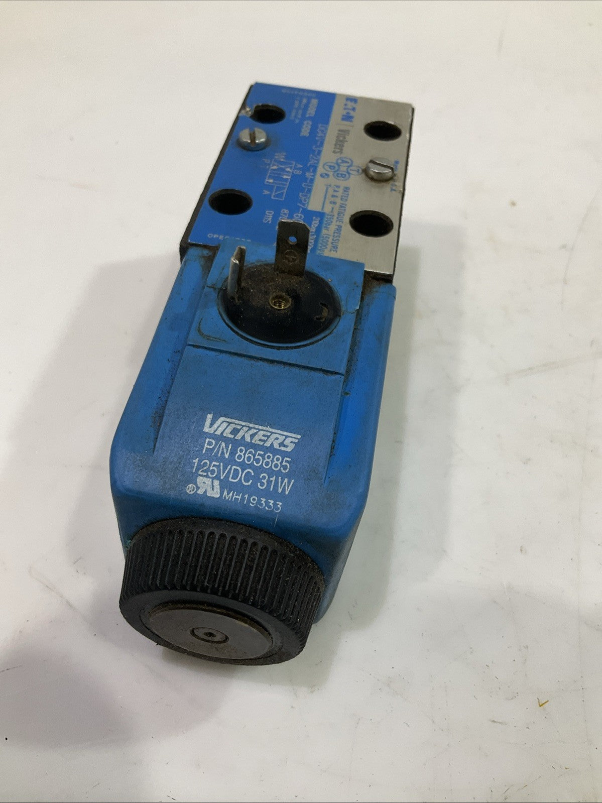 EATON-VICKERS DG4V-3-2AL-M-U-DP7-60  HYDRAULIC CONTROL VALVE  T2M