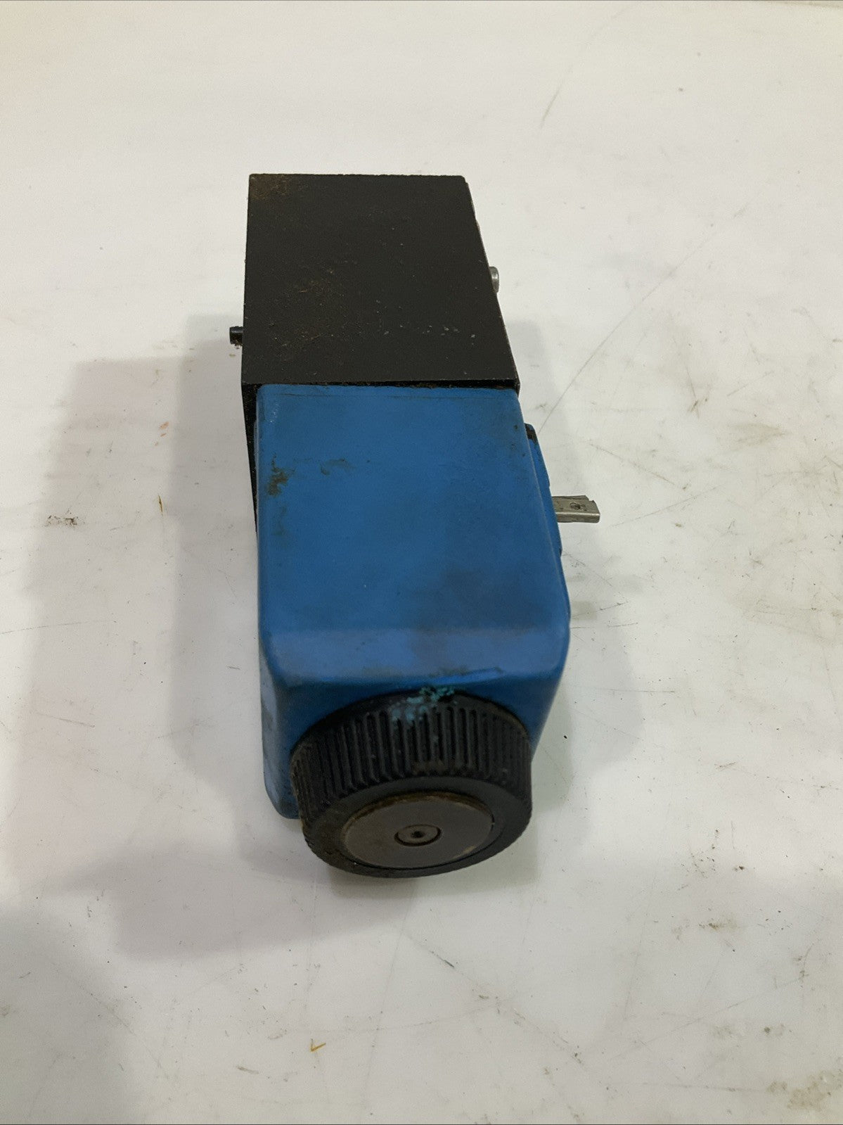 EATON-VICKERS DG4V-3-2AL-M-U-DP7-60  HYDRAULIC CONTROL VALVE  T2M