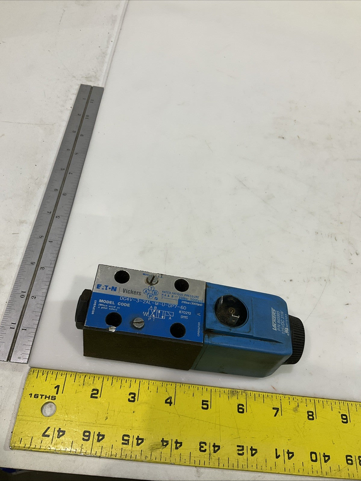 EATON-VICKERS DG4V-3-2AL-M-U-DP7-60  HYDRAULIC CONTROL VALVE  T2M