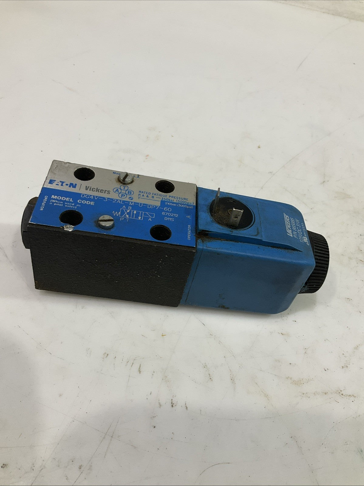 EATON-VICKERS DG4V-3-2AL-M-U-DP7-60  HYDRAULIC CONTROL VALVE  T2M