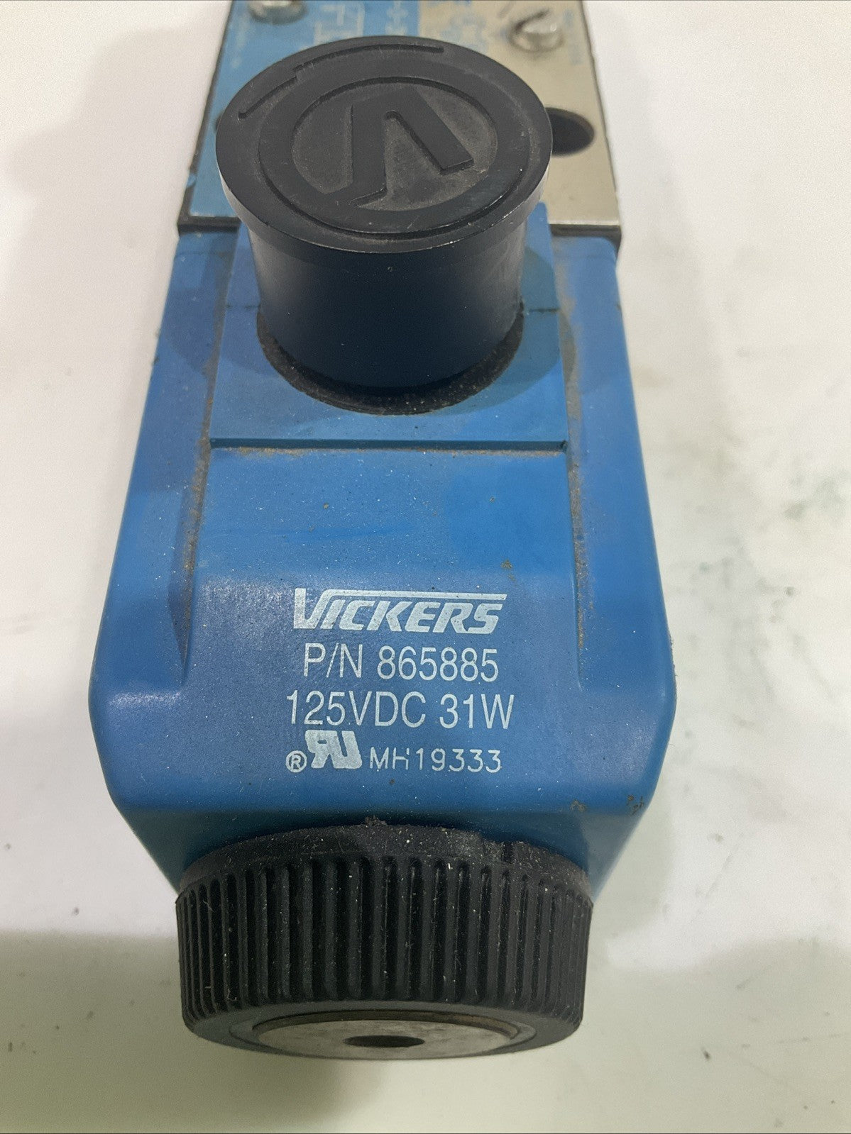 VICKERS DG4V-3-2N-M-U-DP7-60  HYDRAULIC CONTROL  VALVE  T2M