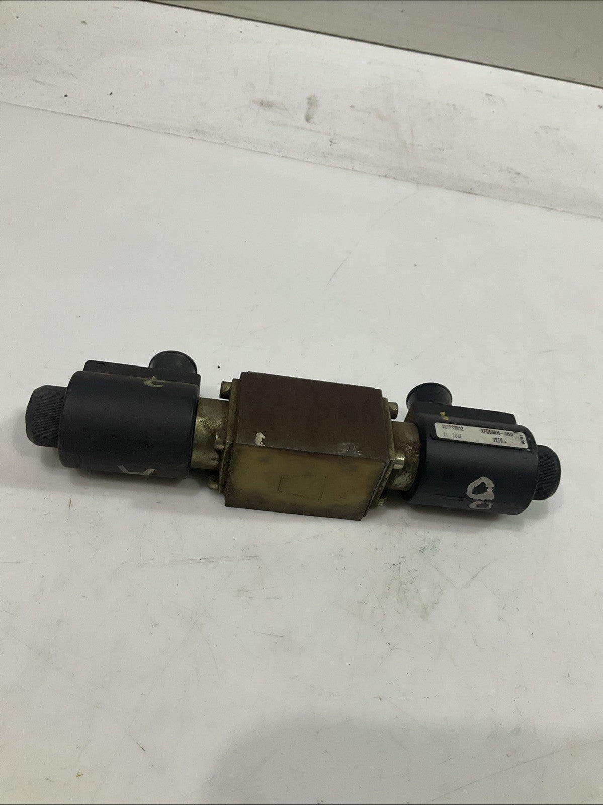 VICKERS   F3-DG4VP-3-105C-VMU-DP-10  HYDRAULIC SOLENOID VALVE  T2M