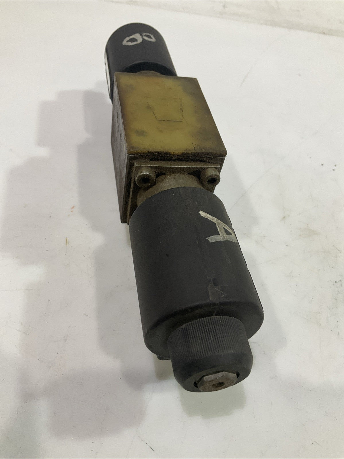 VICKERS   F3-DG4VP-3-105C-VMU-DP-10  HYDRAULIC SOLENOID VALVE  T2M