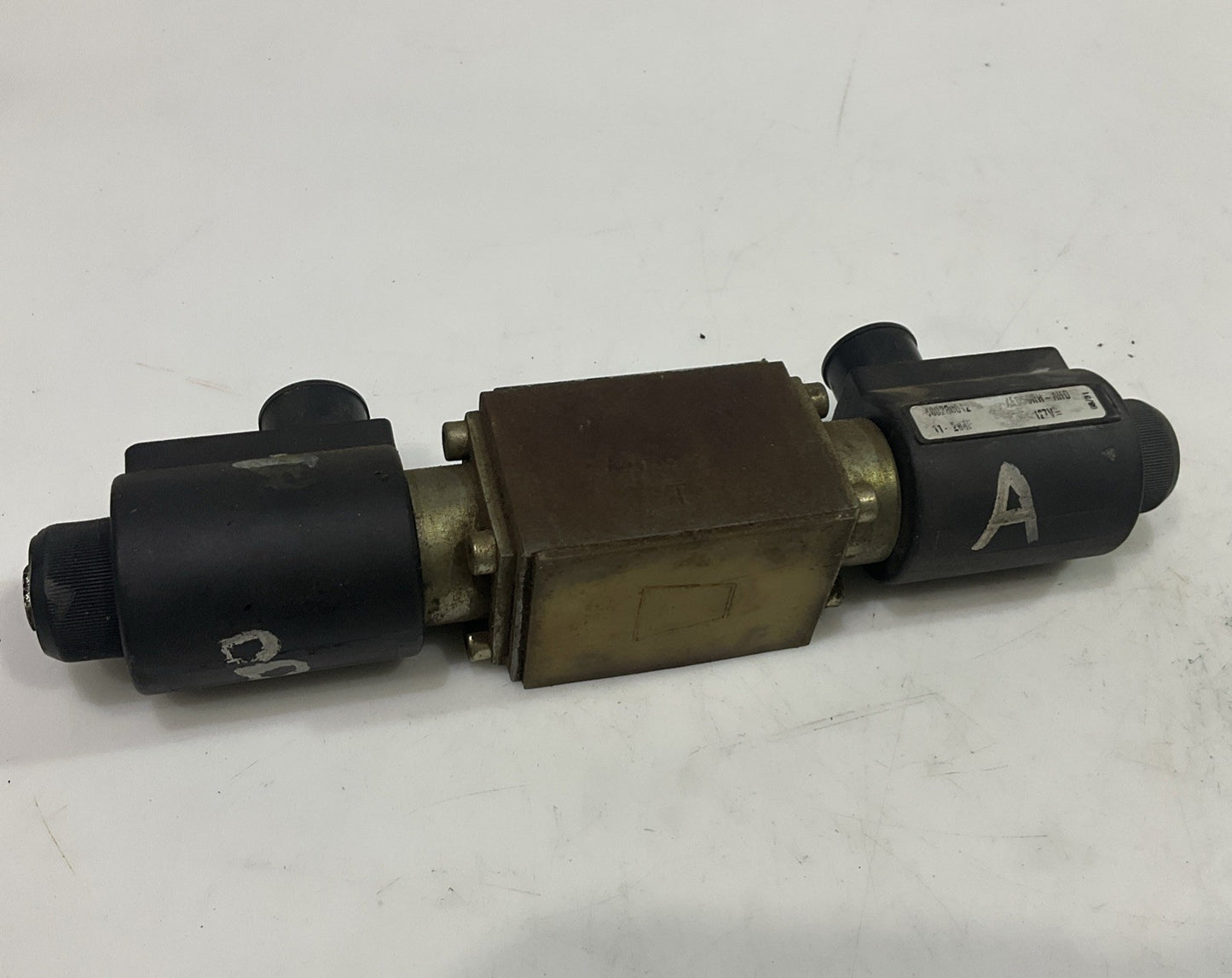 VICKERS   F3-DG4VP-3-105C-VMU-DP-10  HYDRAULIC SOLENOID VALVE  T2M
