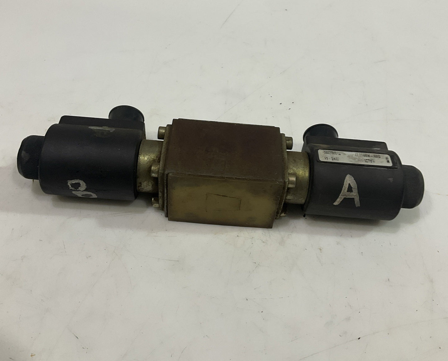 VICKERS   F3-DG4VP-3-105C-VMU-DP-10  HYDRAULIC SOLENOID VALVE  T2M
