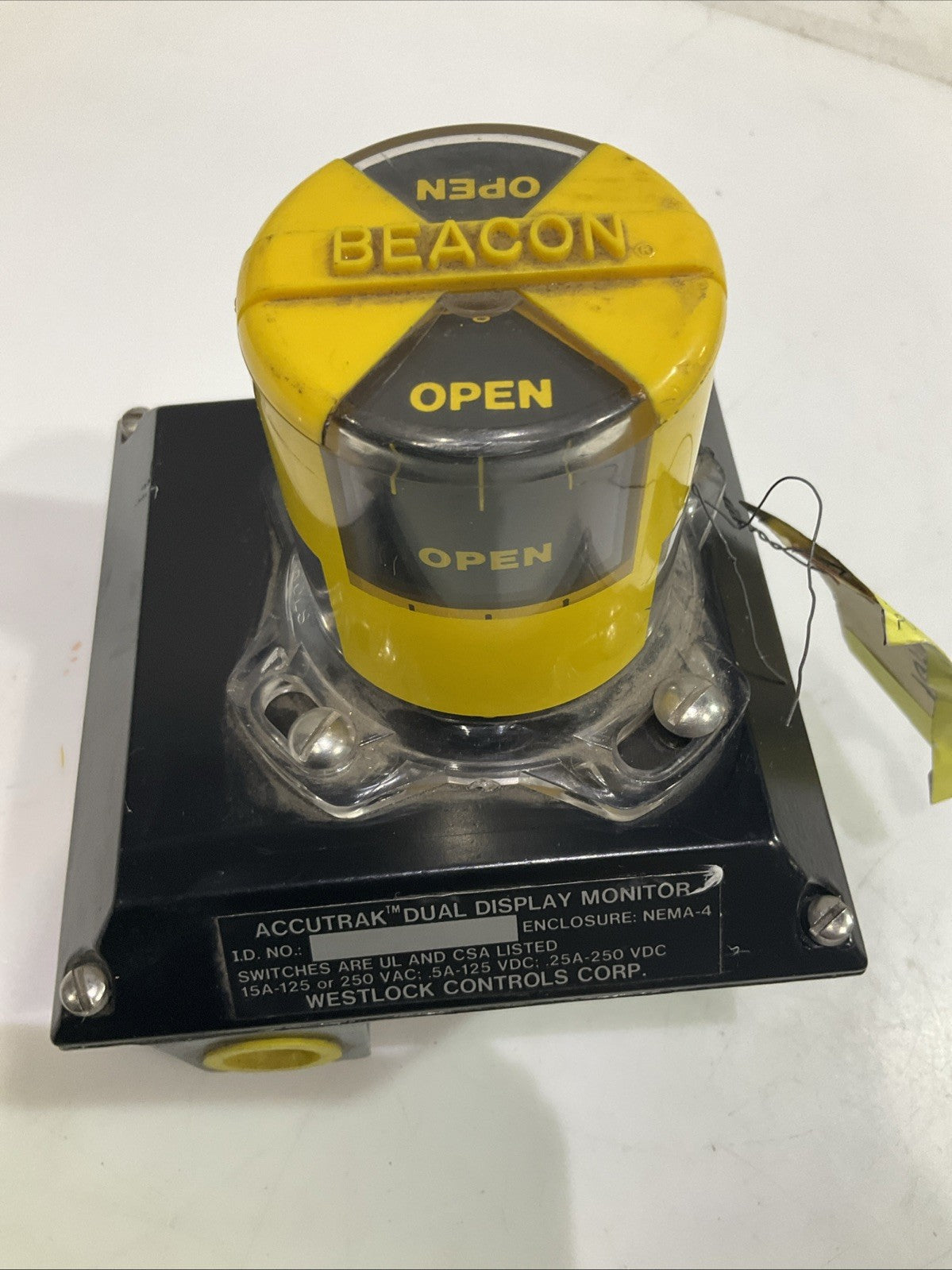 ACCUTRACK   2004BY DUAL DISPLAY  MOTOR SWITCH  T2M