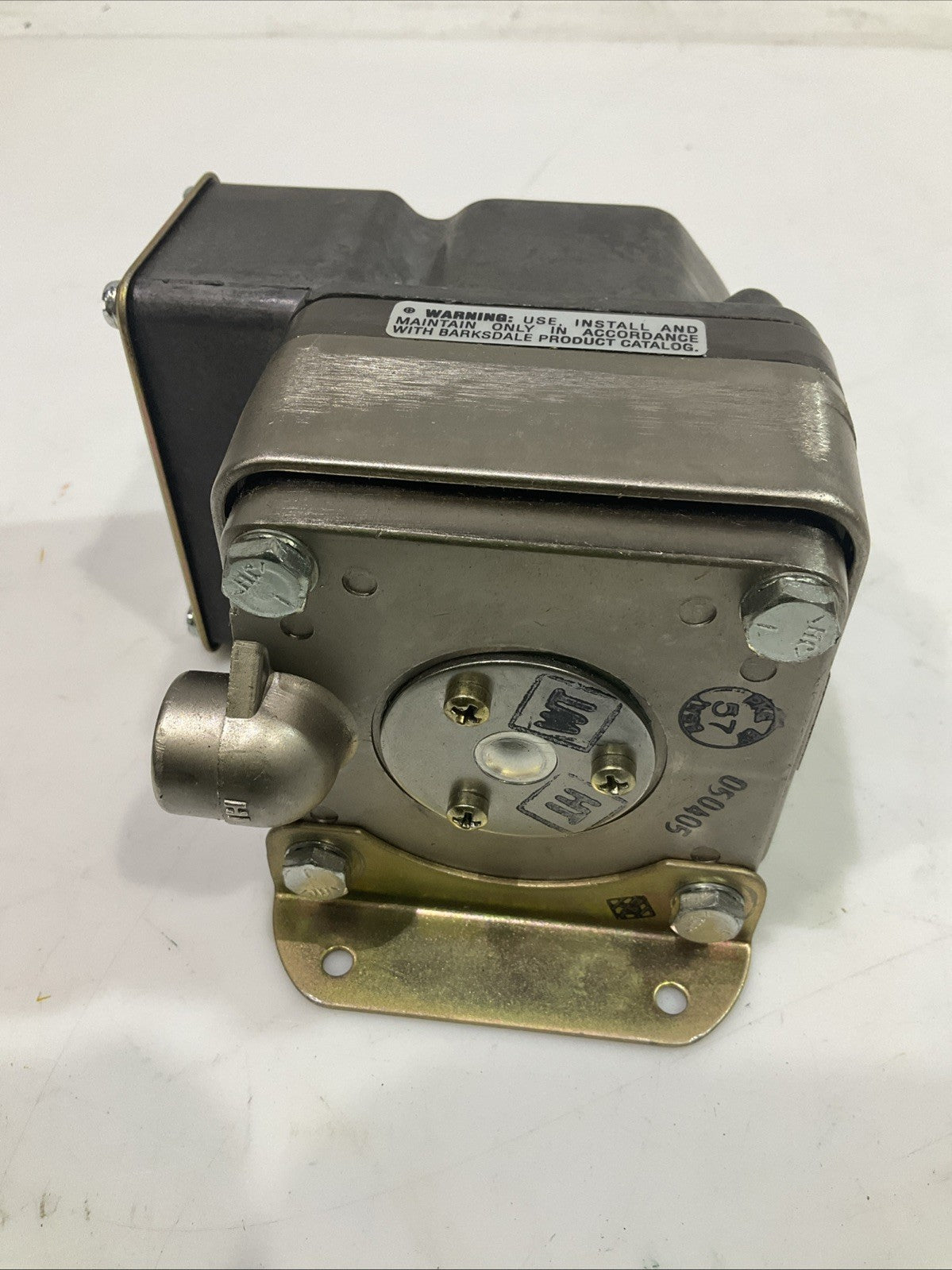 BARKSDALE  DPD1T-H18SS  PRESSURE  VACUUM  ACTUATED SWITCH  T2M