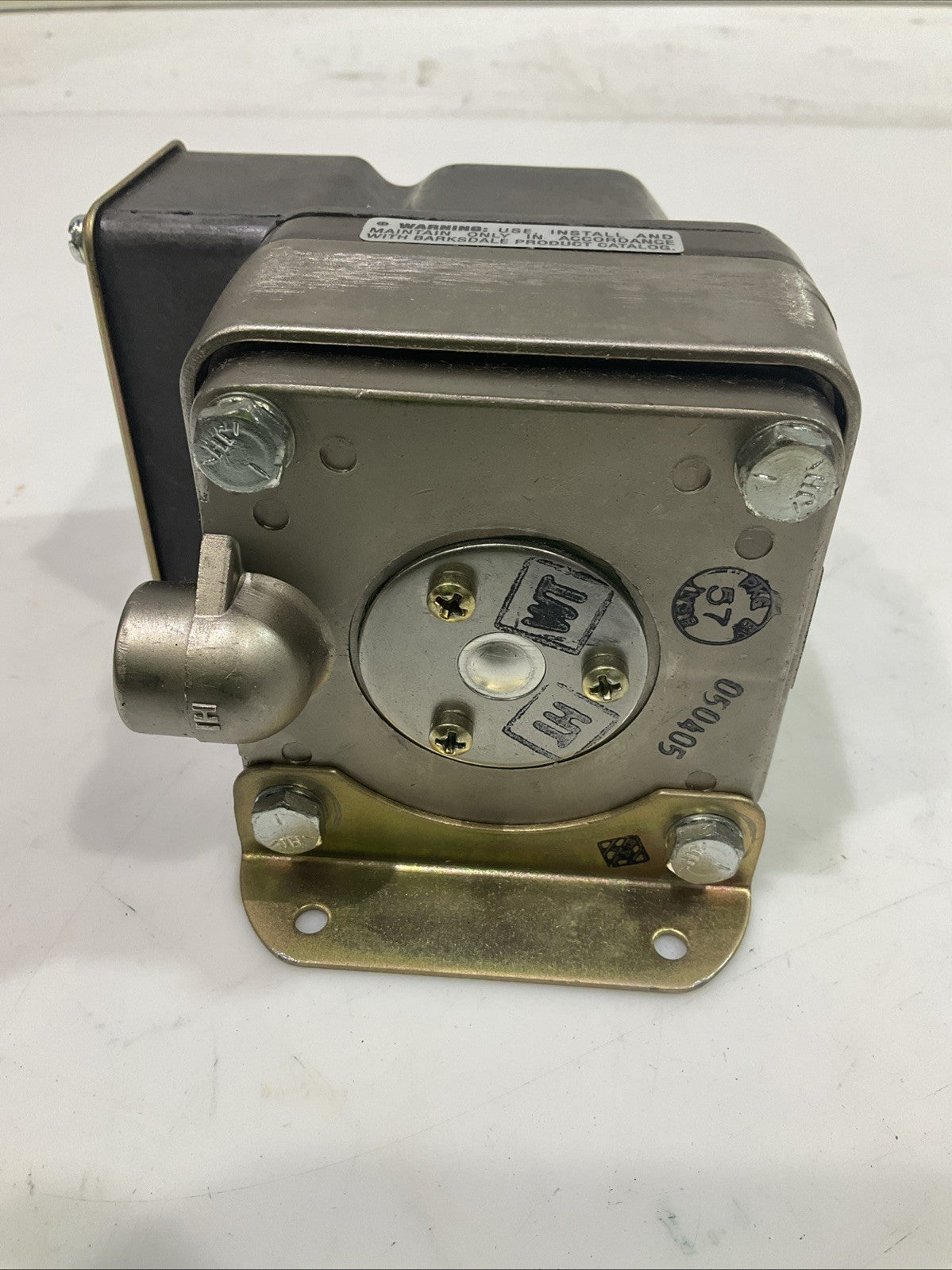 BARKSDALE  DPD1T-H18SS  PRESSURE  VACUUM  ACTUATED SWITCH  T2M