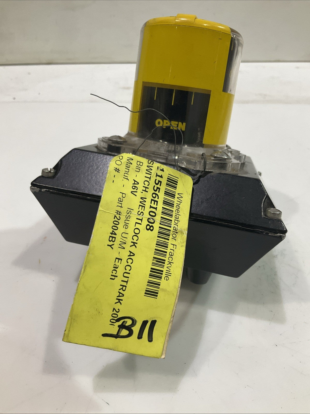 ACCUTRACK   2004BY DUAL DISPLAY  MOTOR SWITCH  T2M