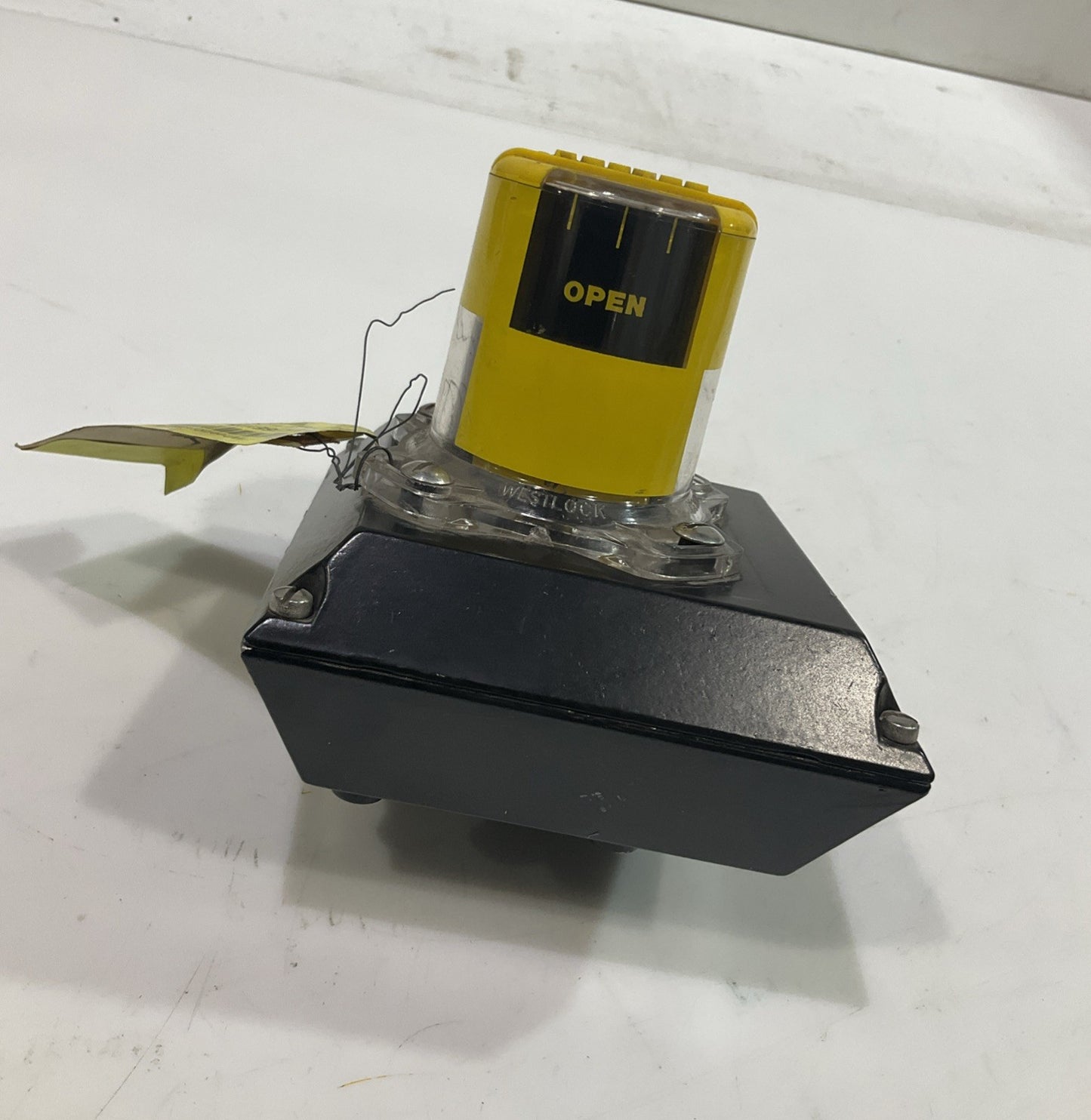 ACCUTRACK   2004BY DUAL DISPLAY  MOTOR SWITCH  T2M