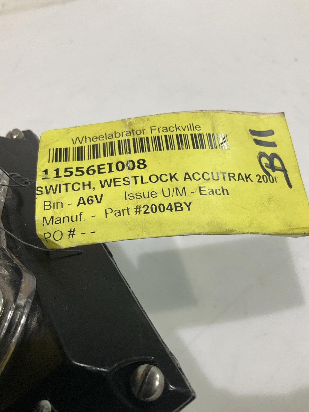 ACCUTRACK   2004BY DUAL DISPLAY  MOTOR SWITCH  T2M