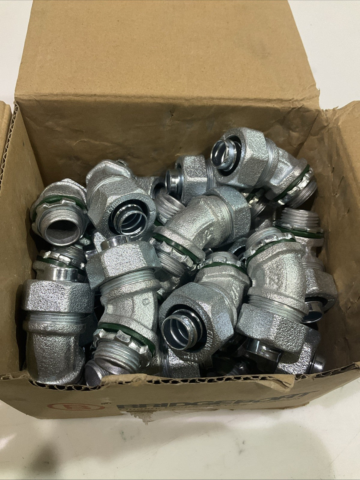 BRIDGEPORT  450-SLT  45 DEG  LIQUID TIGHT CONDUIT  FITTING  SIZE 1/2 QTY 25  T2M