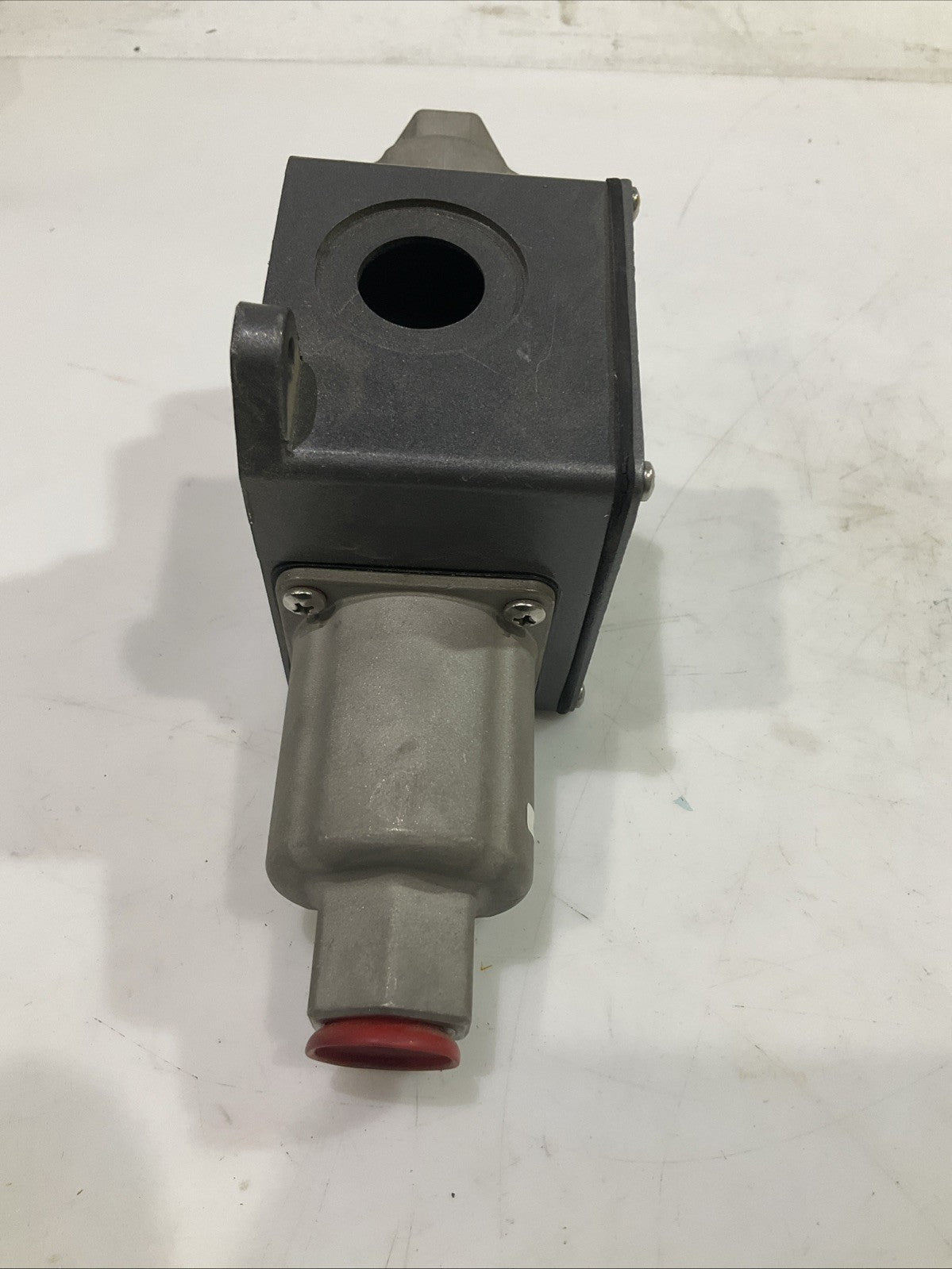 UNITED ELECTRIC CONTROL  J21K-S127  SERIES DIFFERENTIAL PRESSURE SWITCH  T2M