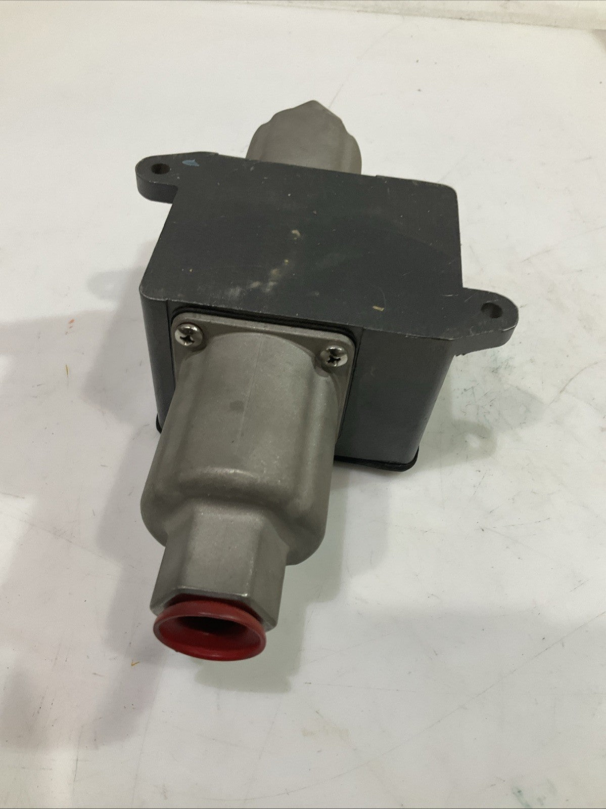 UNITED ELECTRIC CONTROL  J21K-S127  SERIES DIFFERENTIAL PRESSURE SWITCH  T2M