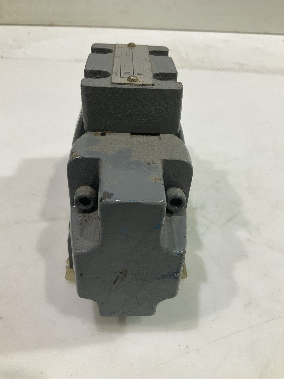 VICKERS  DG3S-5-2A-10-SW2  HYDRAULIC  SOLENOID VALVE  T2M