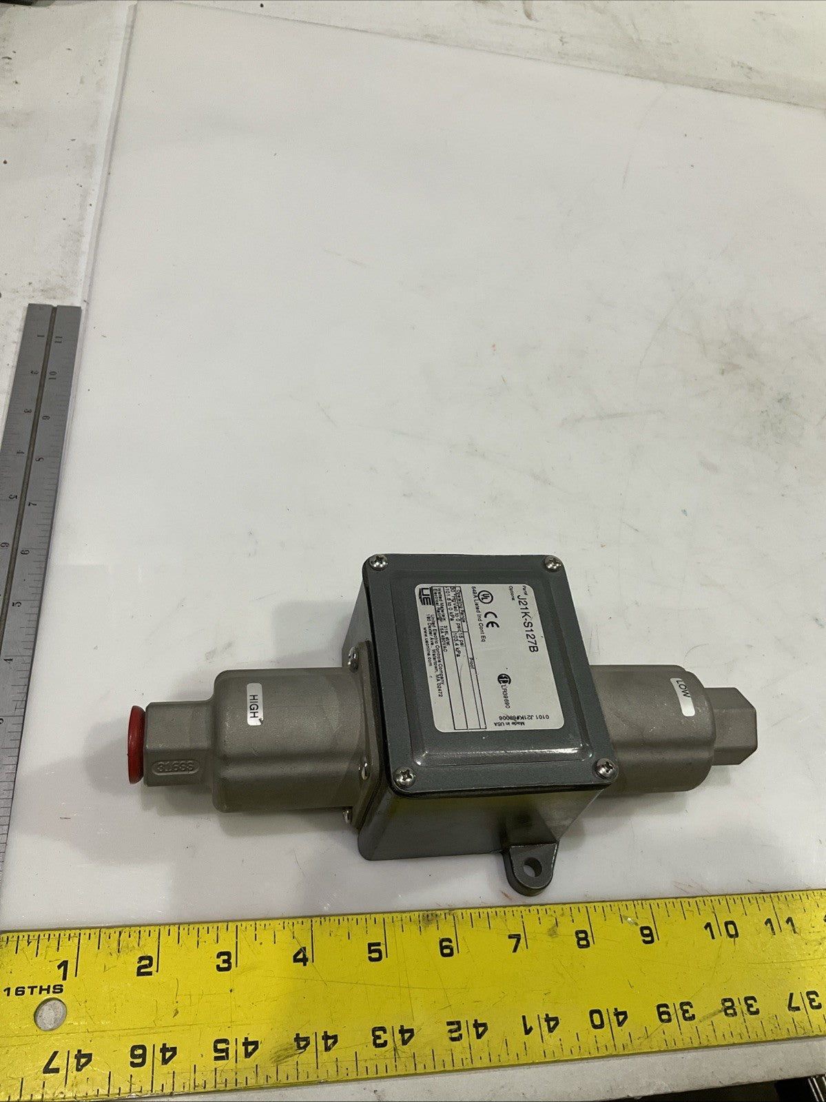 UNITED ELECTRIC CONTROL  J21K-S127  SERIES DIFFERENTIAL PRESSURE SWITCH  T2M