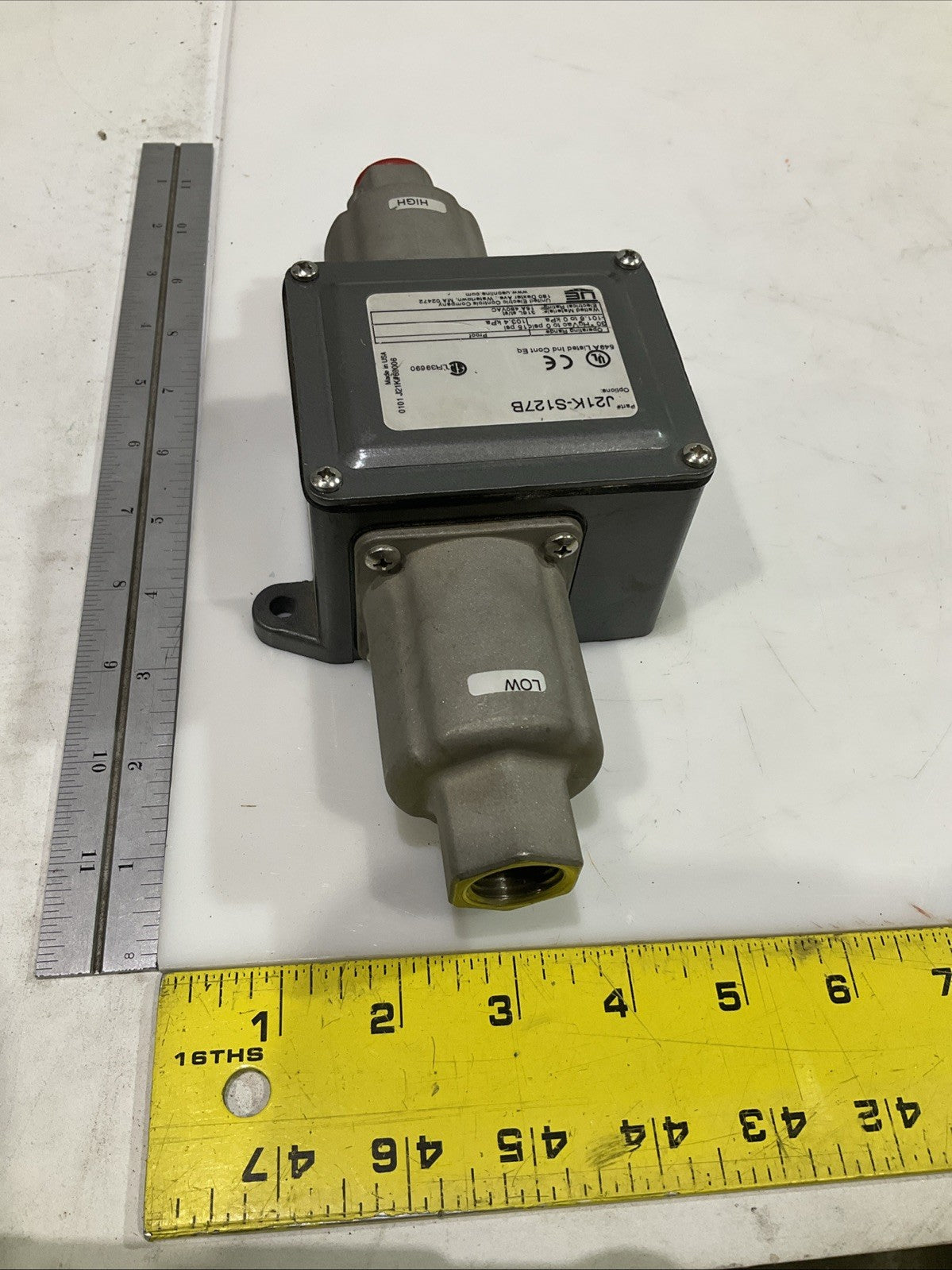 UNITED ELECTRIC CONTROL  J21K-S127  SERIES DIFFERENTIAL PRESSURE SWITCH  T2M