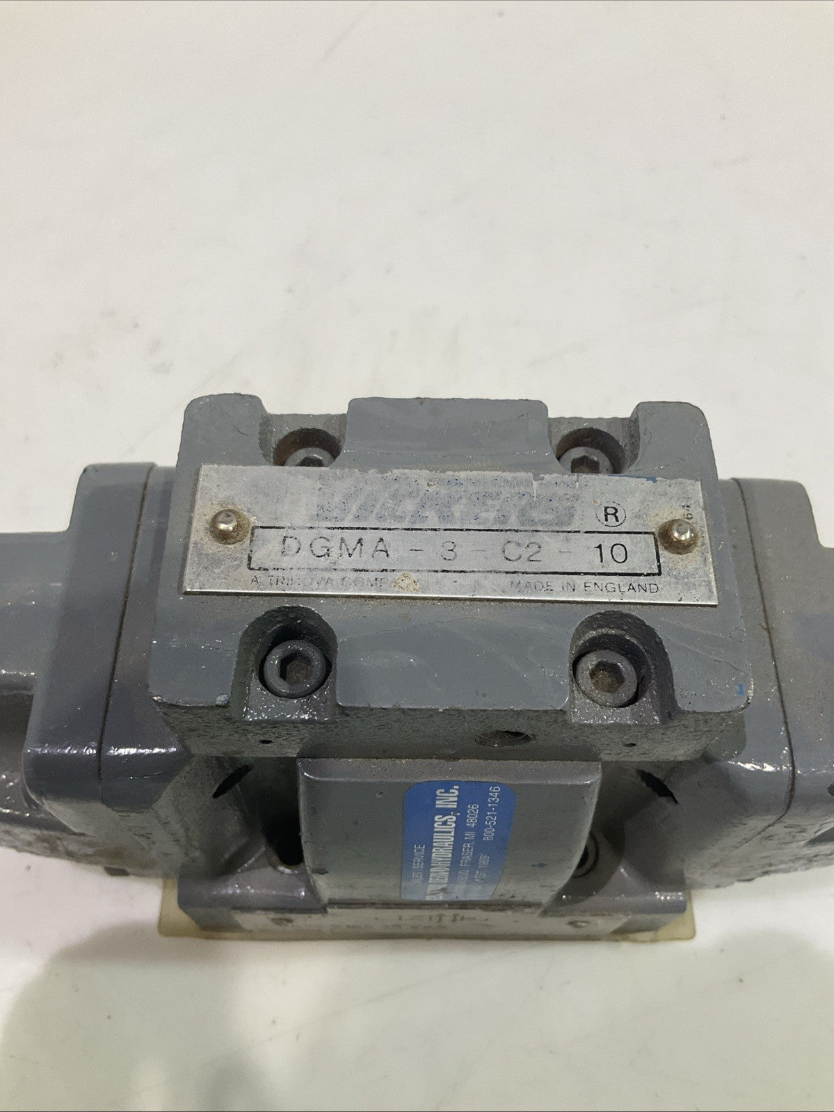 VICKERS  DG3S-5-2A-10-SW2  HYDRAULIC  SOLENOID VALVE  T2M