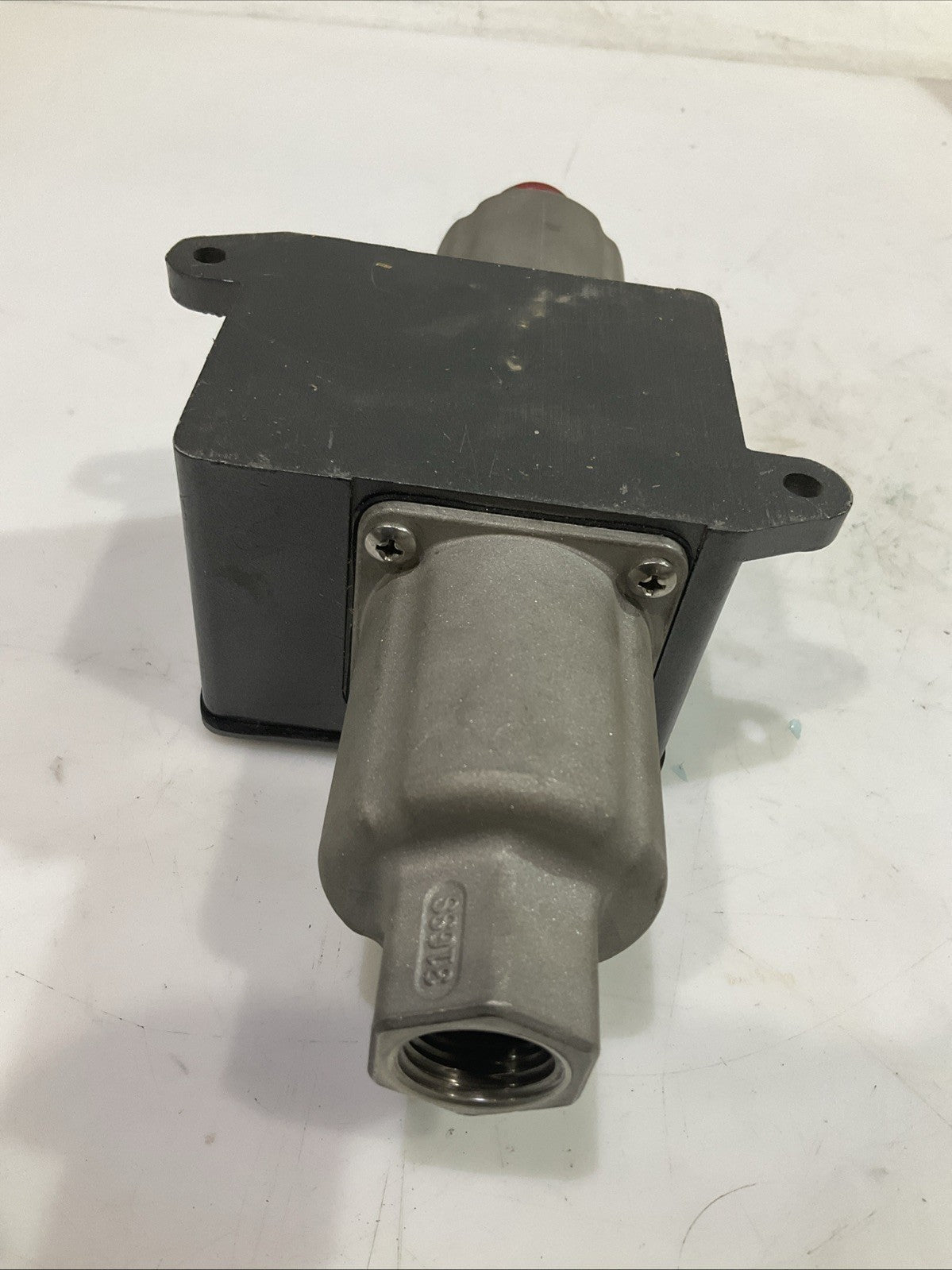 UNITED ELECTRIC CONTROL  J21K-S127  SERIES DIFFERENTIAL PRESSURE SWITCH  T2M