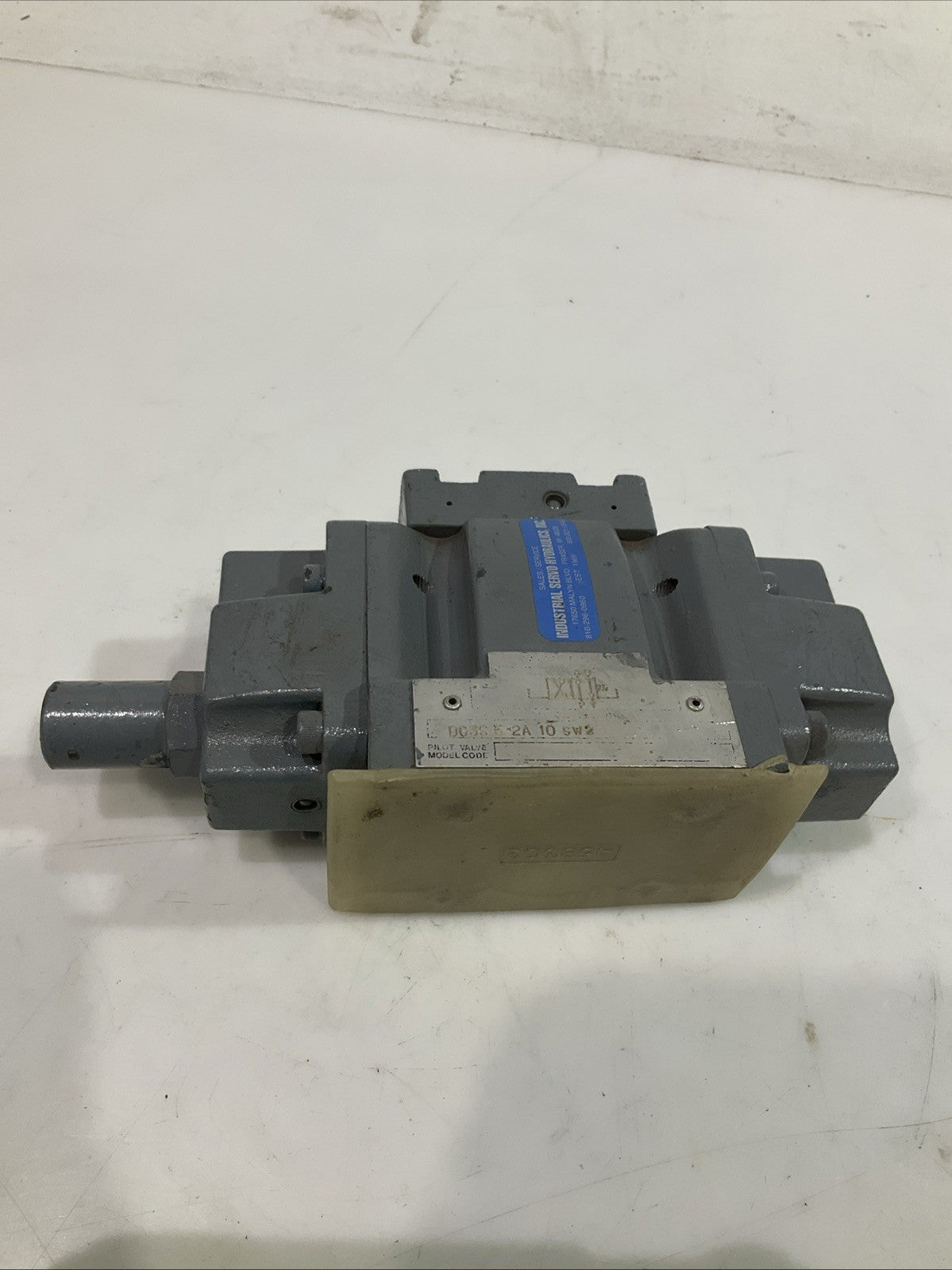 VICKERS  DG3S-5-2A-10-SW2  HYDRAULIC  SOLENOID VALVE  T2M